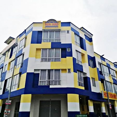 איפוה Sun Inns Meru Raya מראה חיצוני תמונה