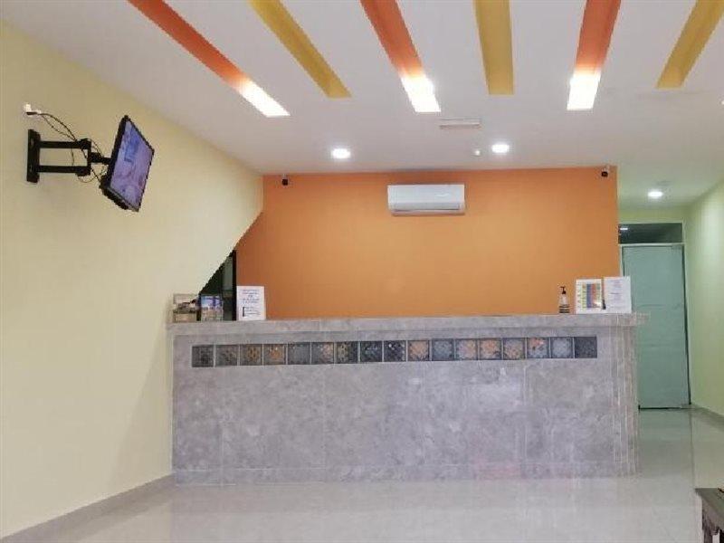 איפוה Sun Inns Meru Raya מראה חיצוני תמונה